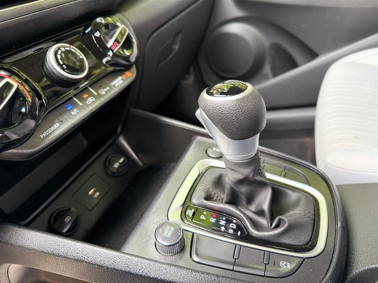 Hyundai Kona SEL Auto AWD 2023