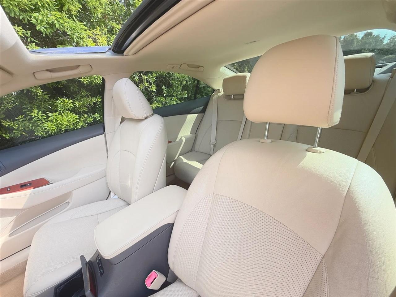 Lexus ES 350 4dr Sdn 2012