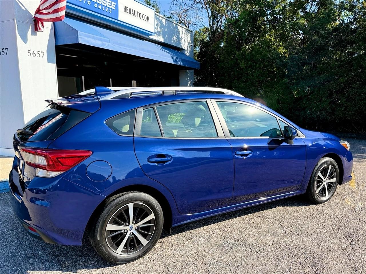 Subaru Impreza Premium 5-door CVT 2022
