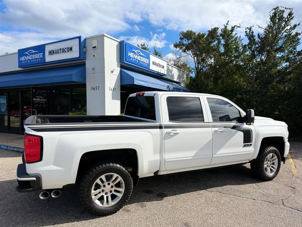 Chevrolet Silverado 1500 4WD Crew Cab 143.5" LT w/2LT 2017