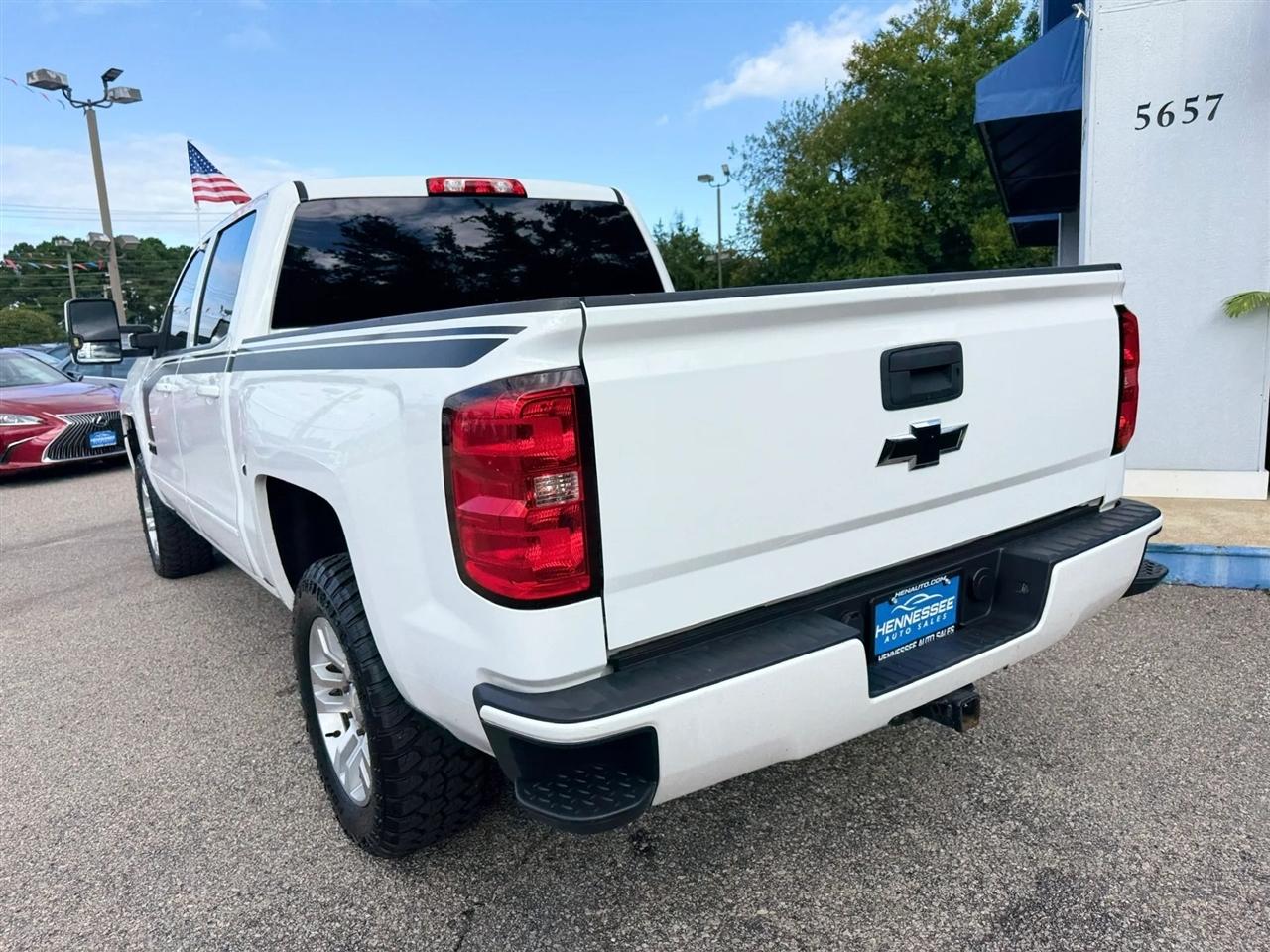 Chevrolet Silverado 1500 4WD Crew Cab 143.5" LT w/2LT 2017