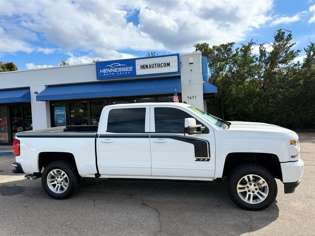 Chevrolet Silverado 1500 4WD Crew Cab 143.5" LT w/2LT 2017