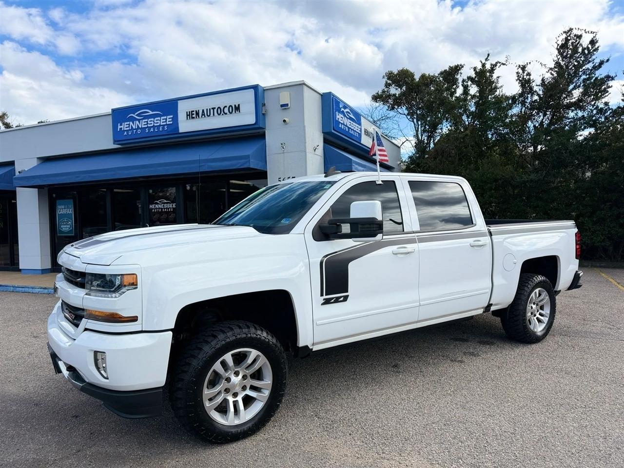 Chevrolet Silverado 1500 4WD Crew Cab 143.5" LT w/2LT 2017