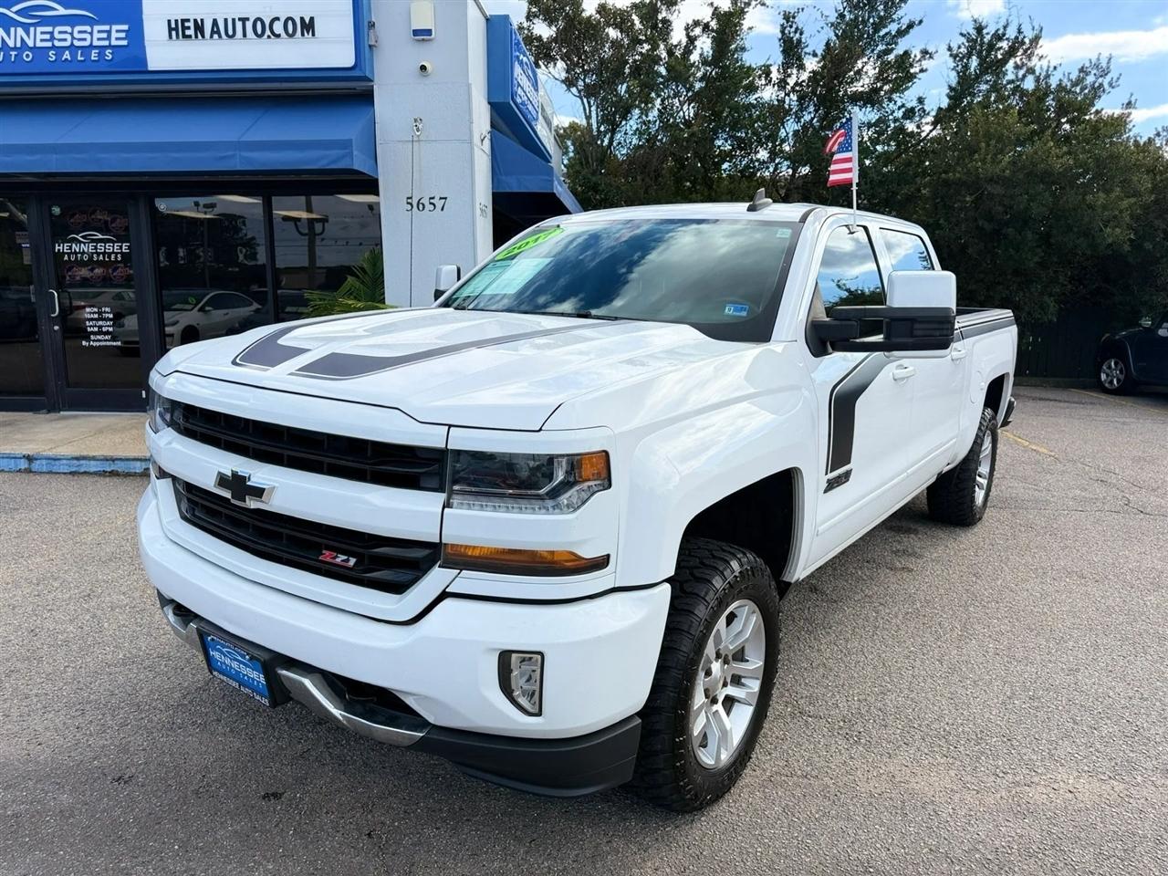 Chevrolet Silverado 1500 4WD Crew Cab 143.5" LT w/2LT 2017