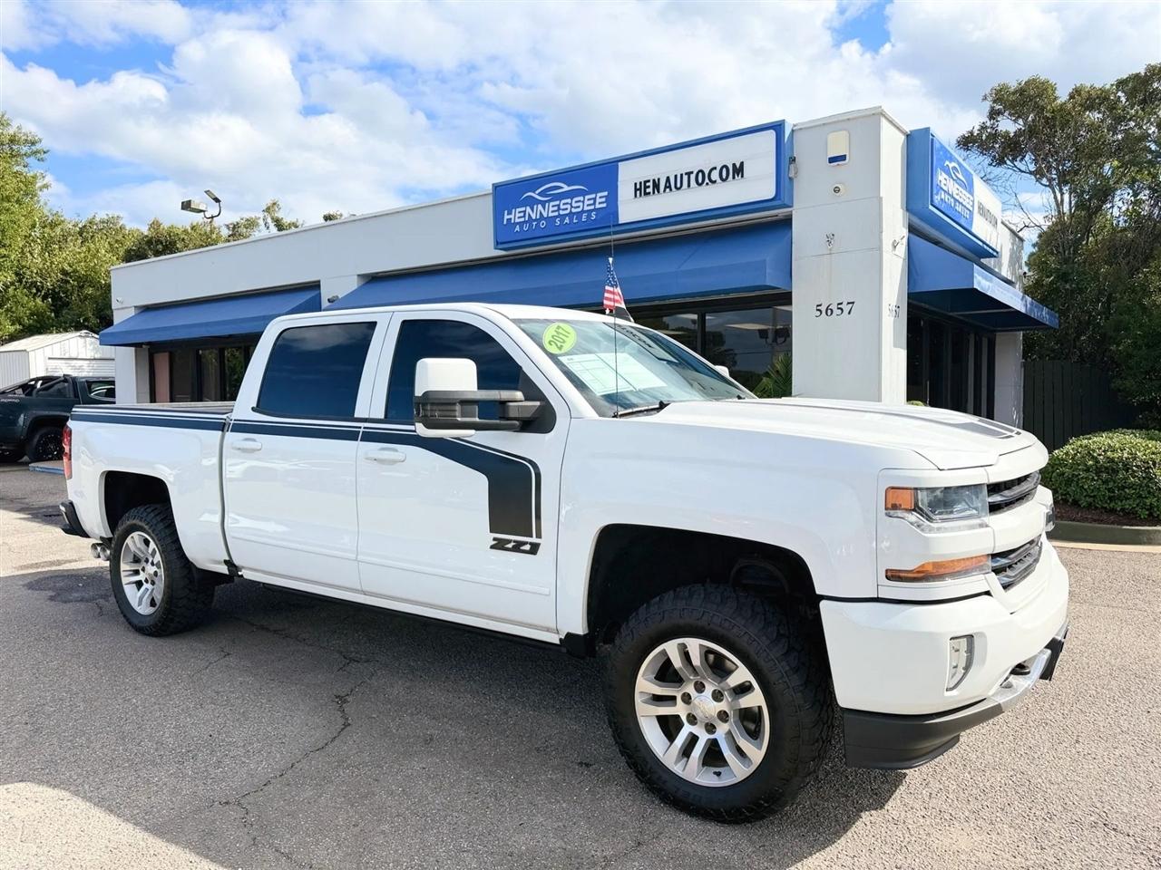 Chevrolet Silverado 1500 4WD Crew Cab 143.5" LT w/2LT 2017