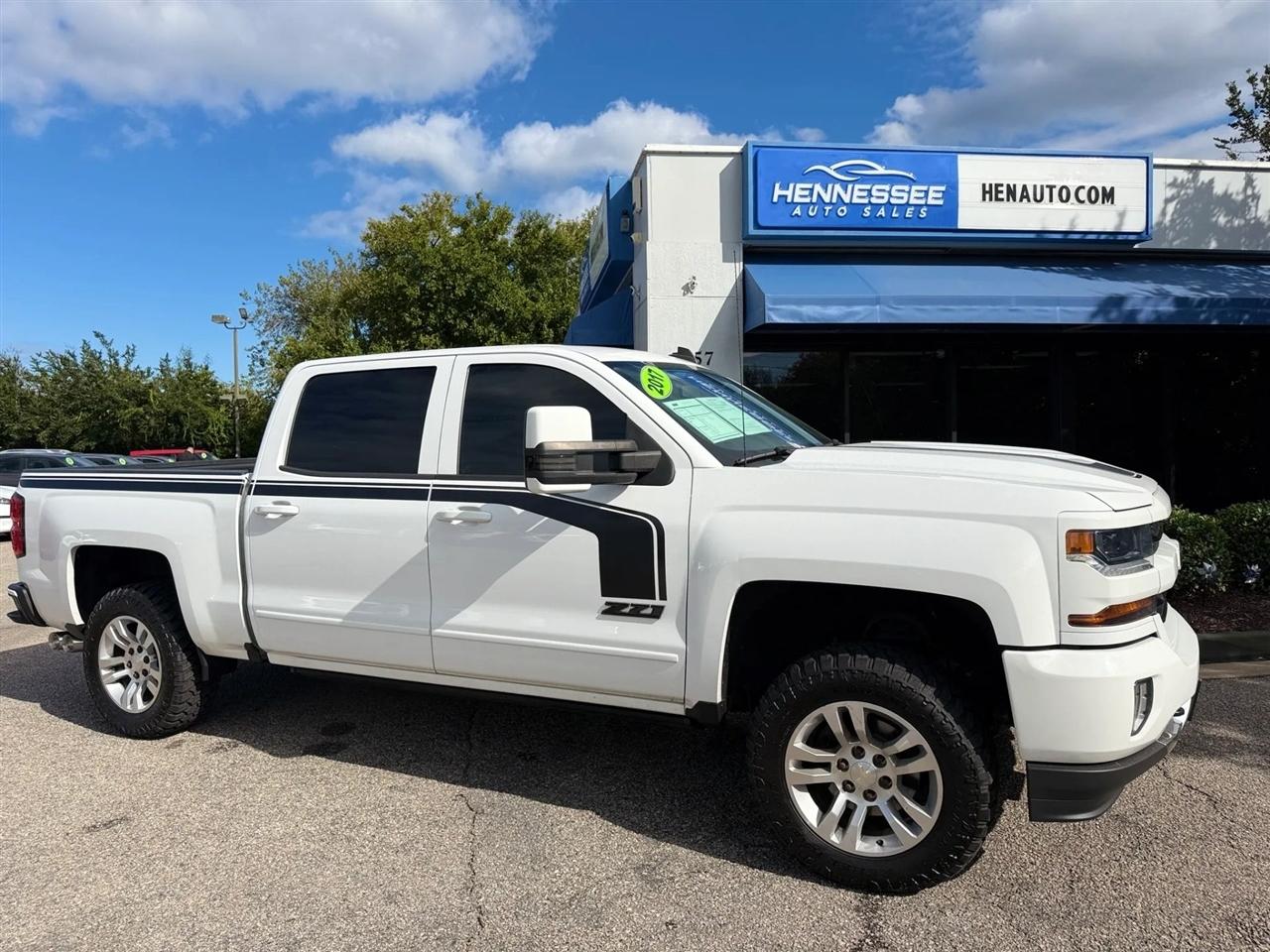Chevrolet Silverado 1500 4WD Crew Cab 143.5" LT w/2LT 2017