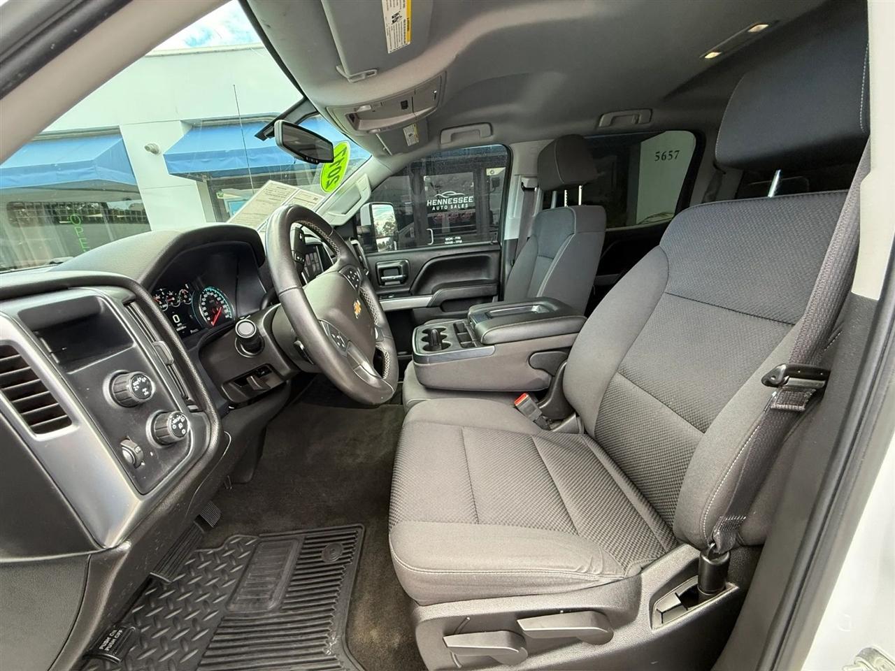 Chevrolet Silverado 1500 4WD Crew Cab 143.5" LT w/2LT 2017