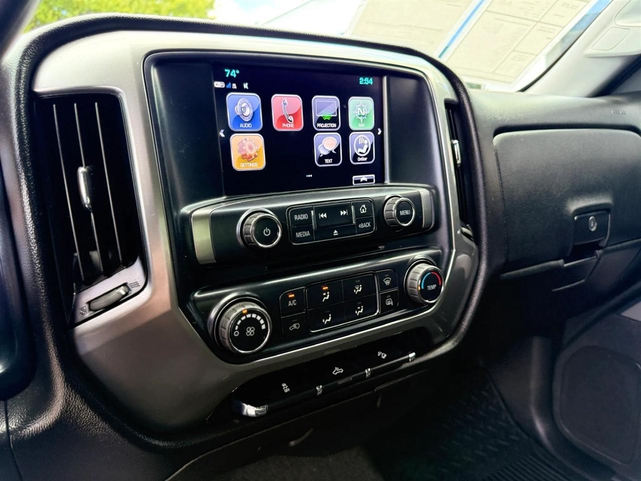 Chevrolet Silverado 1500 4WD Crew Cab 143.5" LT w/2LT 2017