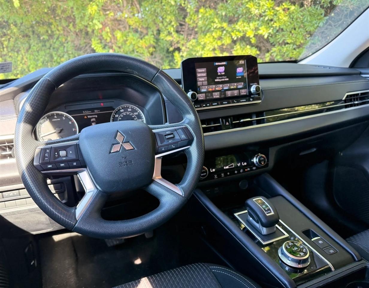 Mitsubishi Outlander ES S-AWC 2023