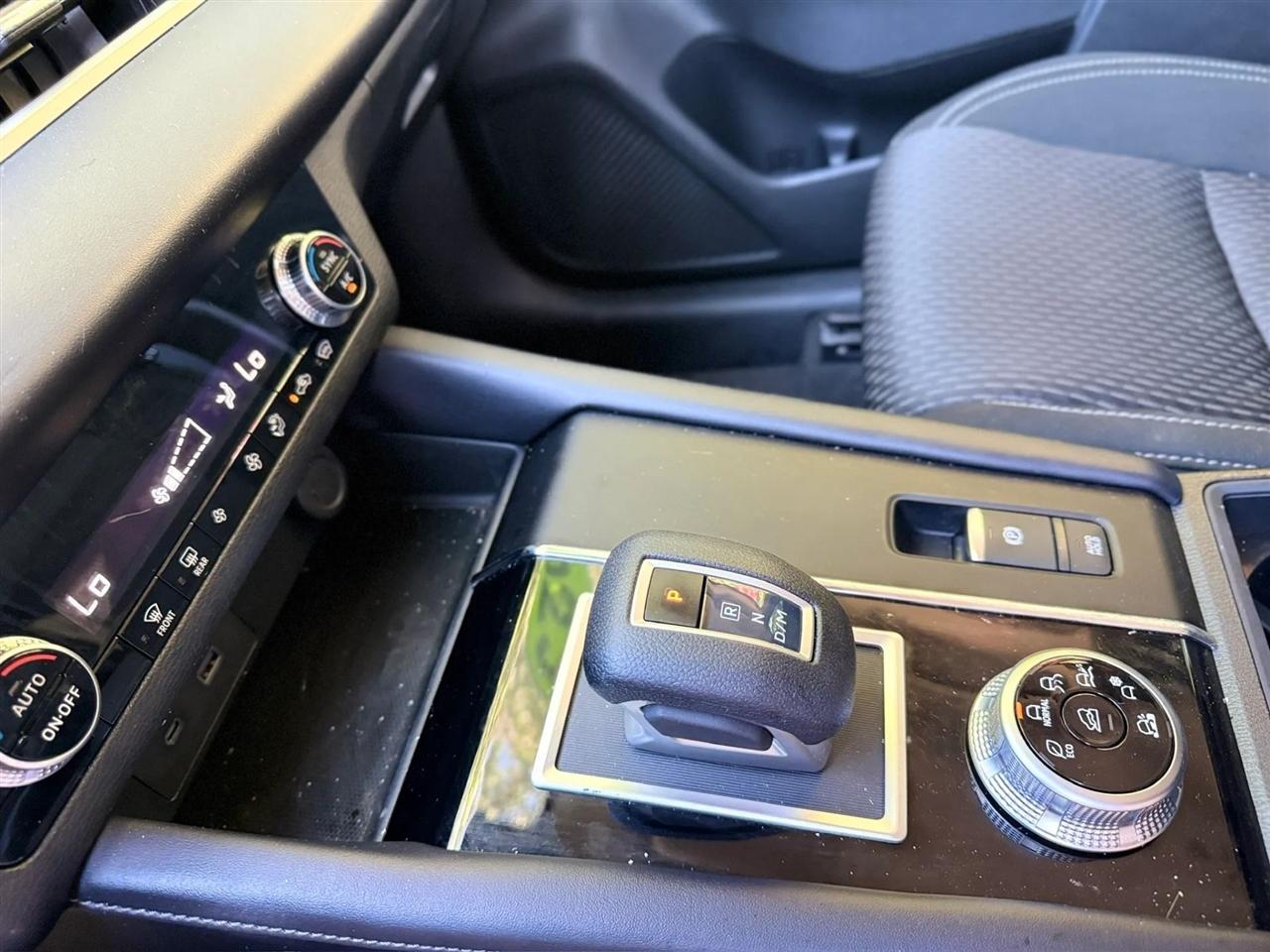 Mitsubishi Outlander ES S-AWC 2023