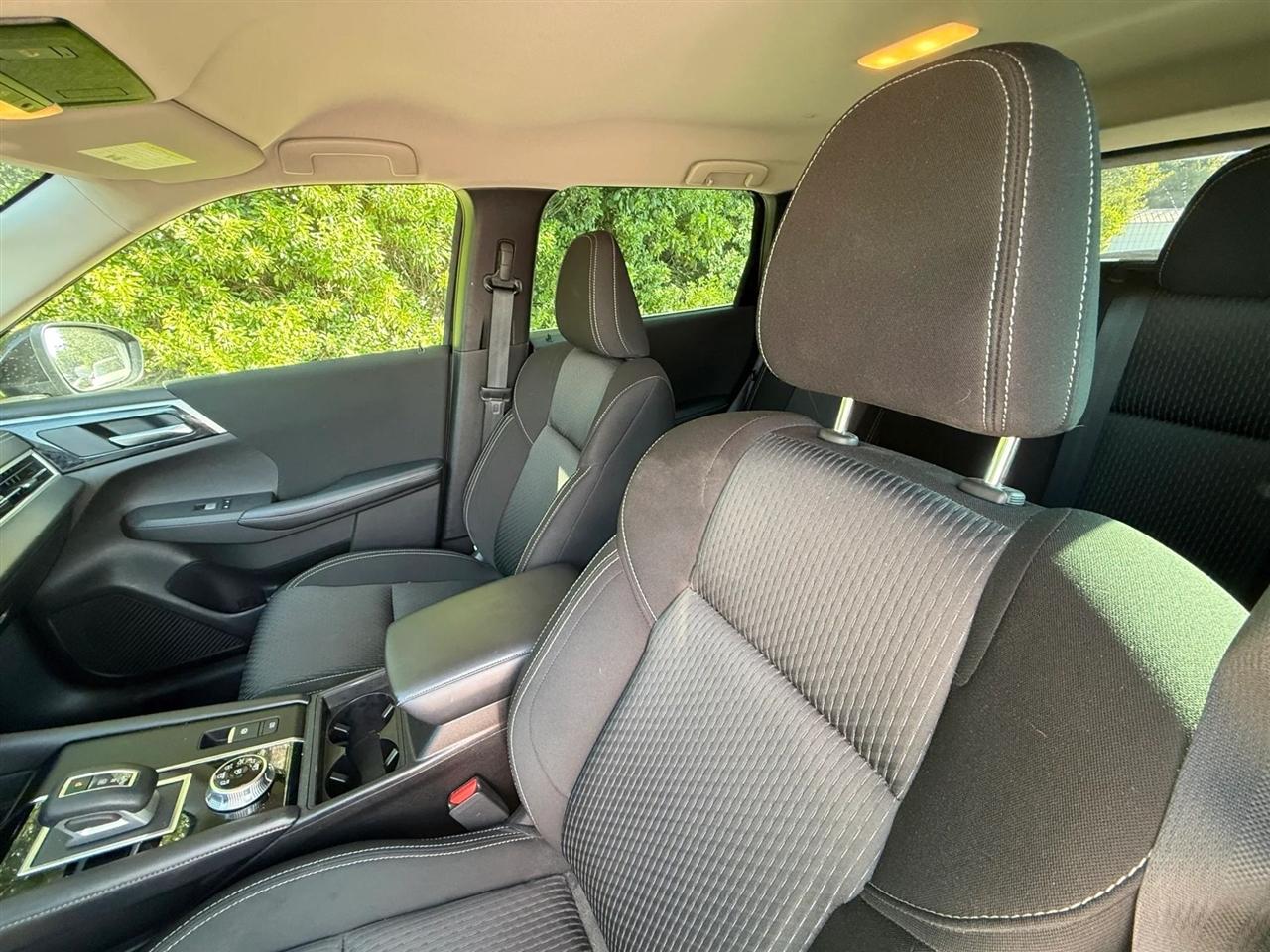 Mitsubishi Outlander ES S-AWC 2023