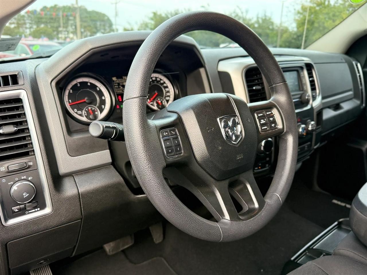Dodge Dakota Club Cab 131" WB Base 2002