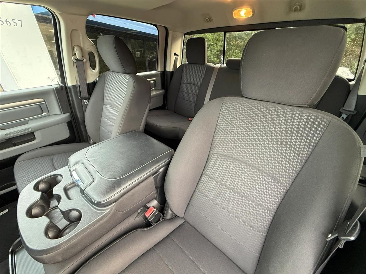Dodge Dakota Club Cab 131" WB Base 2002
