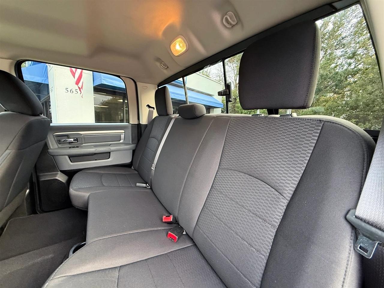 Dodge Dakota Club Cab 131" WB Base 2002
