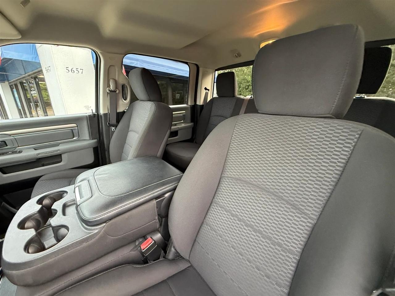 Dodge Dakota Club Cab 131" WB Base 2002