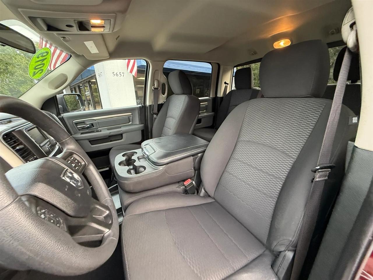 Dodge Dakota Club Cab 131" WB Base 2002