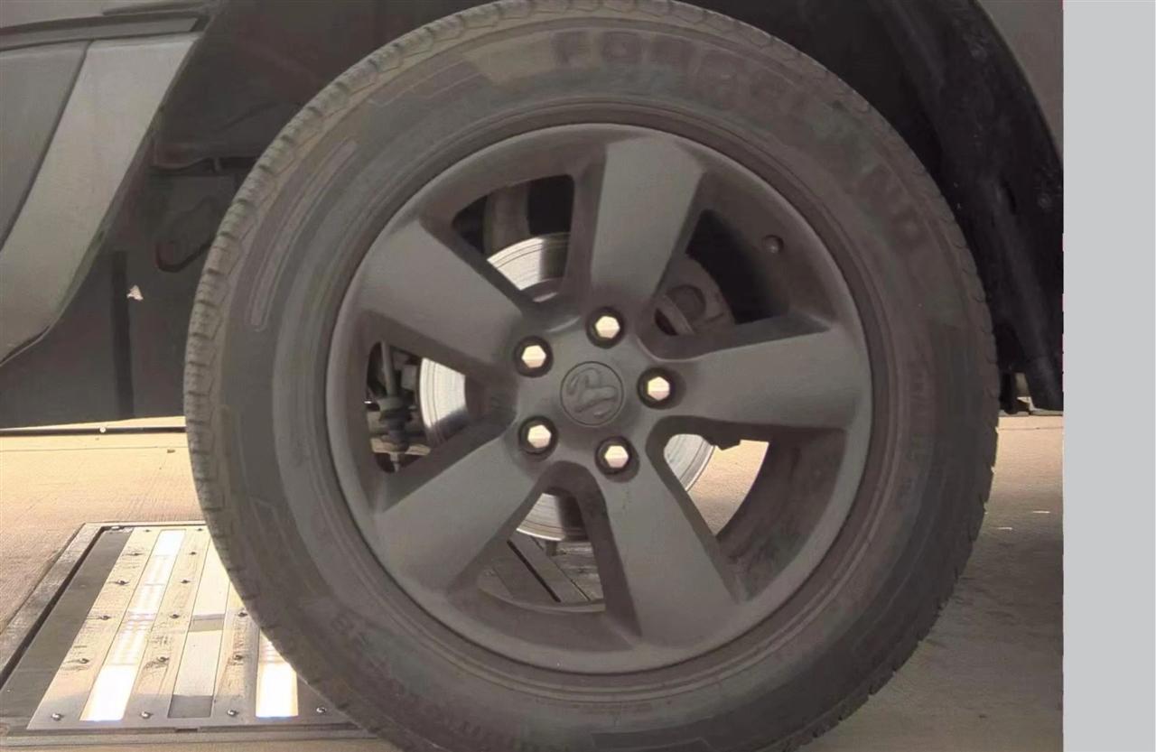 RAM 1500 Classic Warlock 4x4 Crew Cab 5'7" Box 2019