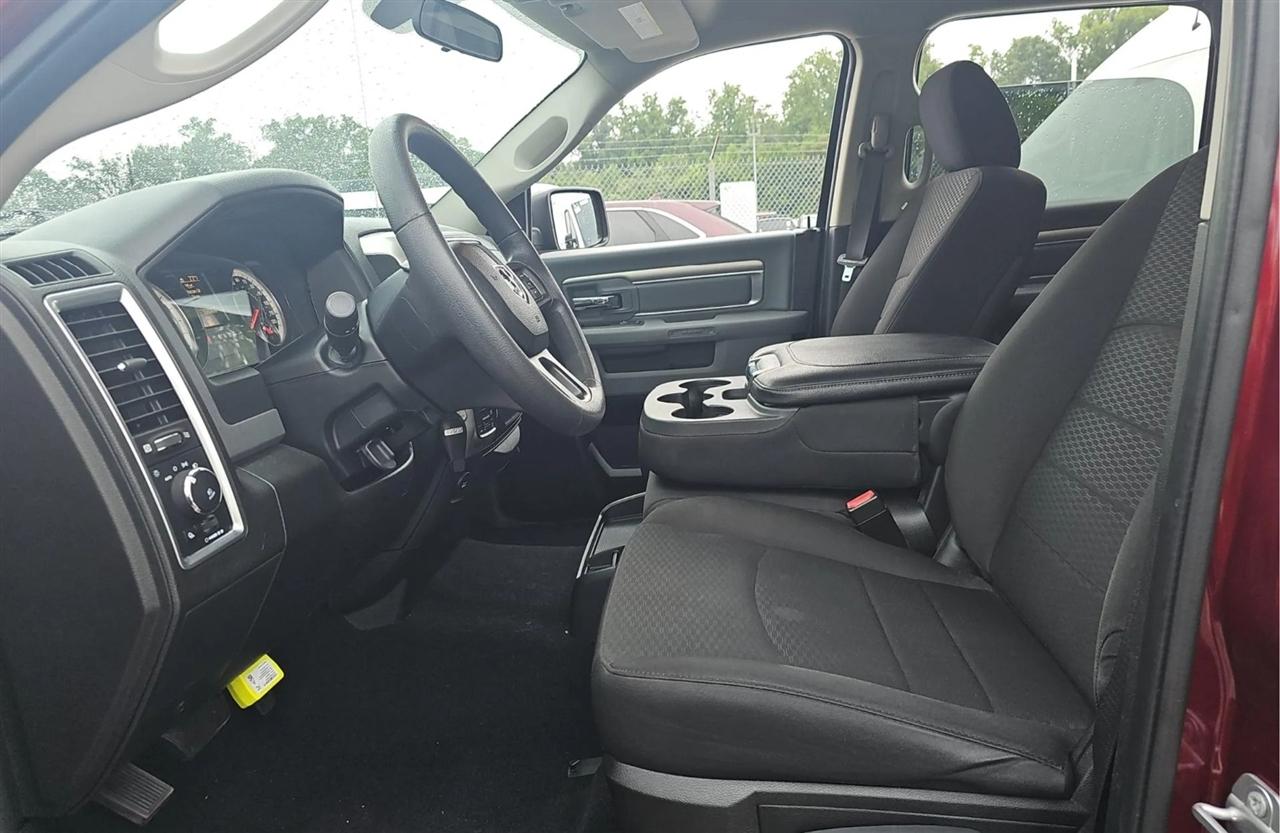 RAM 1500 Classic Warlock 4x4 Crew Cab 5'7" Box 2019