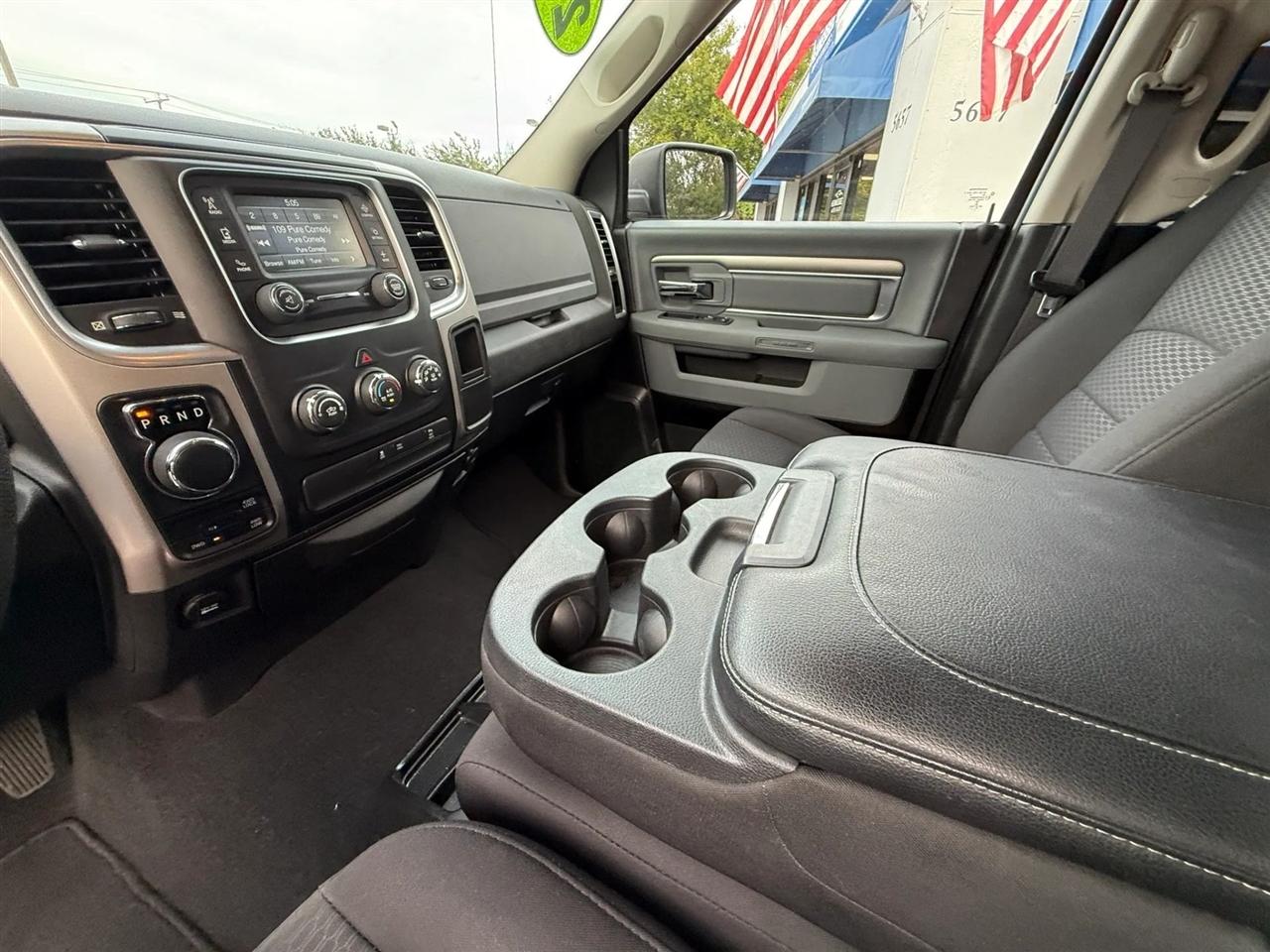 RAM 1500 Classic Warlock 4x4 Crew Cab 5'7" Box 2019