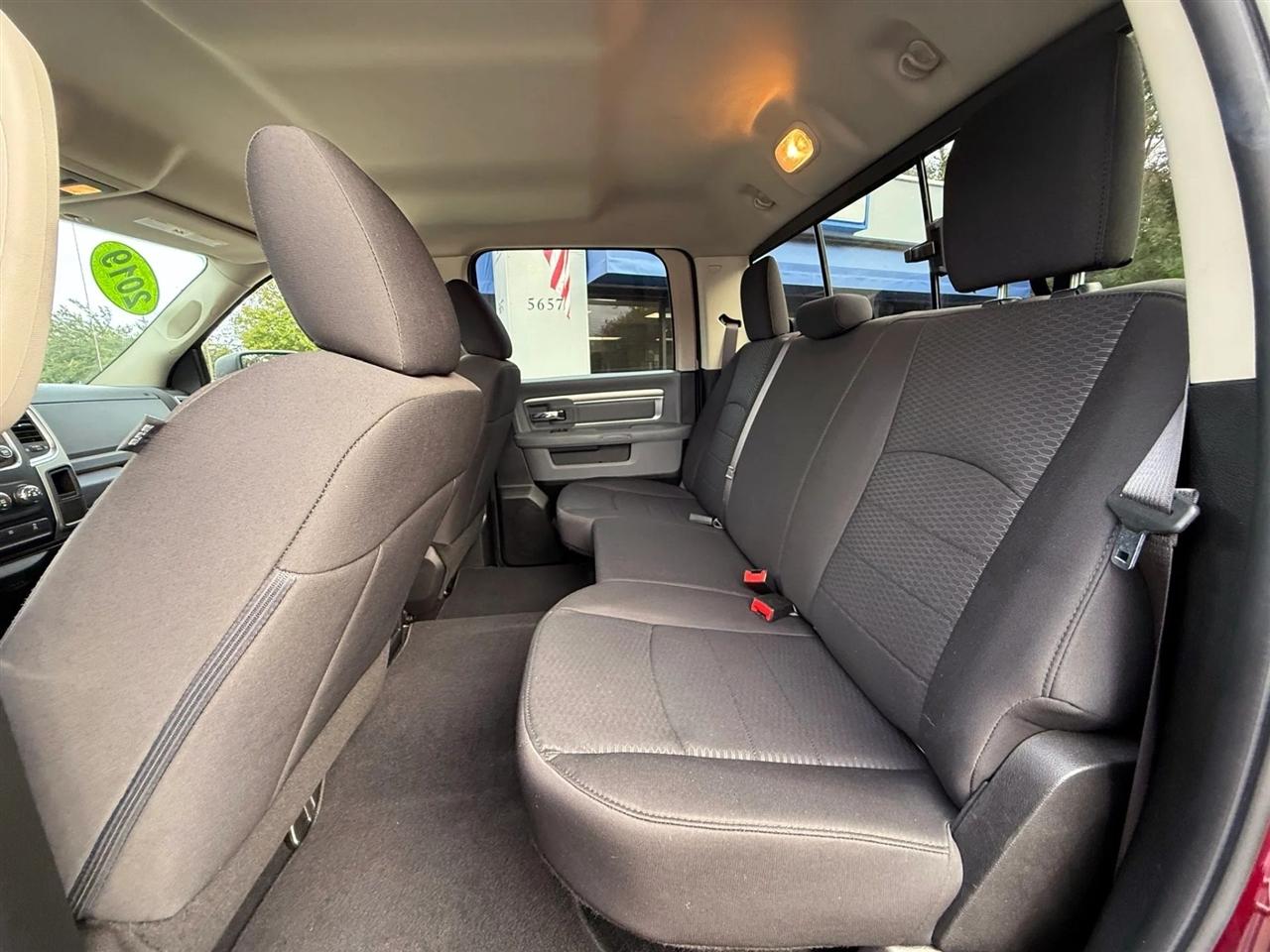RAM 1500 Classic Warlock 4x4 Crew Cab 5'7" Box 2019
