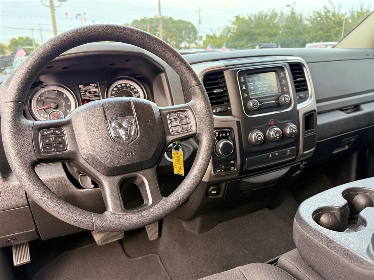 RAM 1500 Classic Warlock 4x4 Crew Cab 5'7" Box 2019