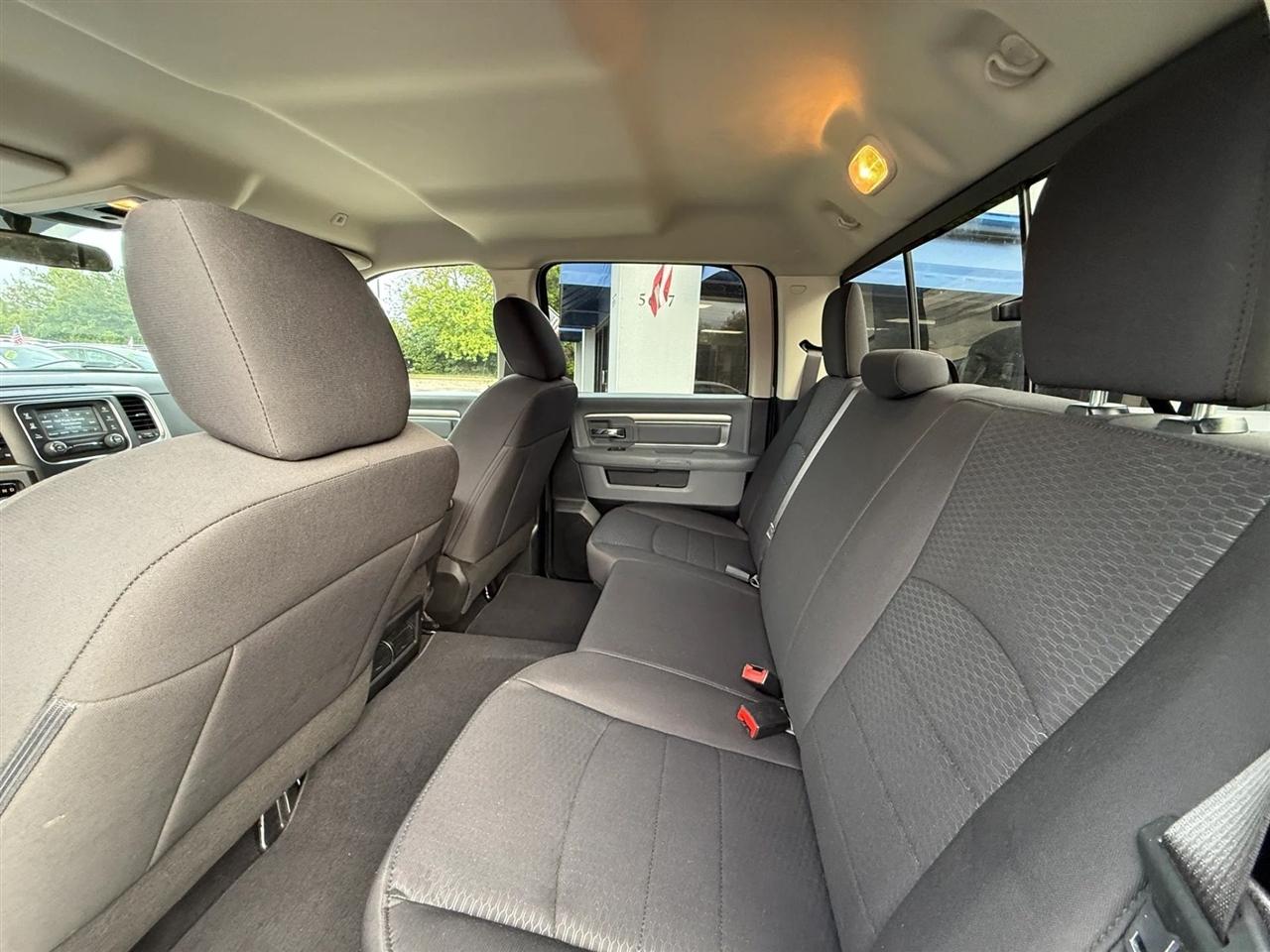 RAM 1500 Classic Warlock 4x4 Crew Cab 5'7" Box 2019