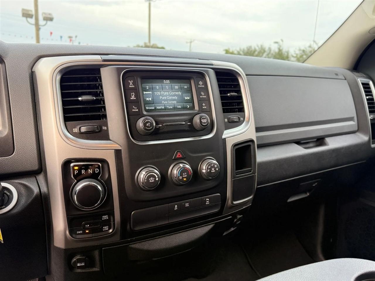 RAM 1500 Classic Warlock 4x4 Crew Cab 5'7" Box 2019