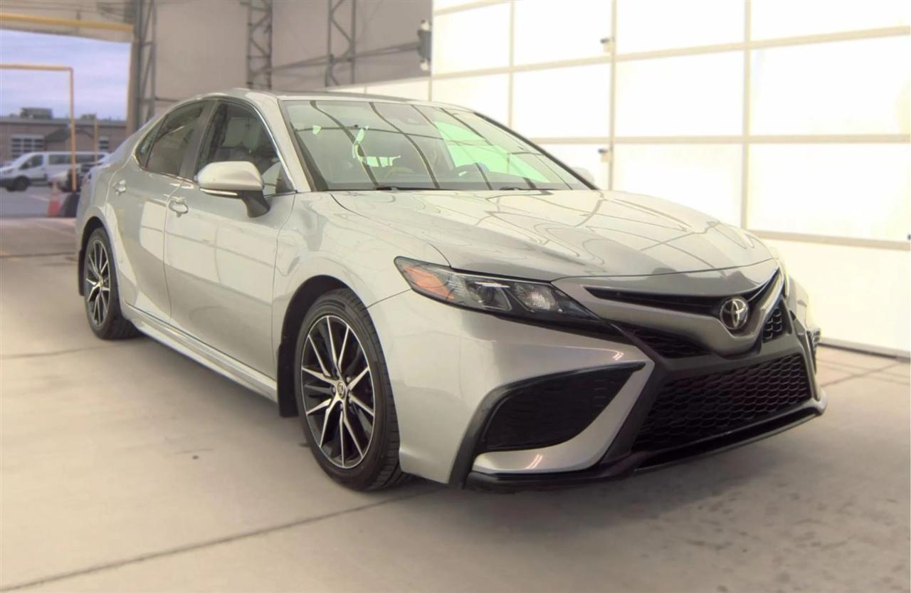 Toyota Camry SE Auto AWD (Natl) 2021