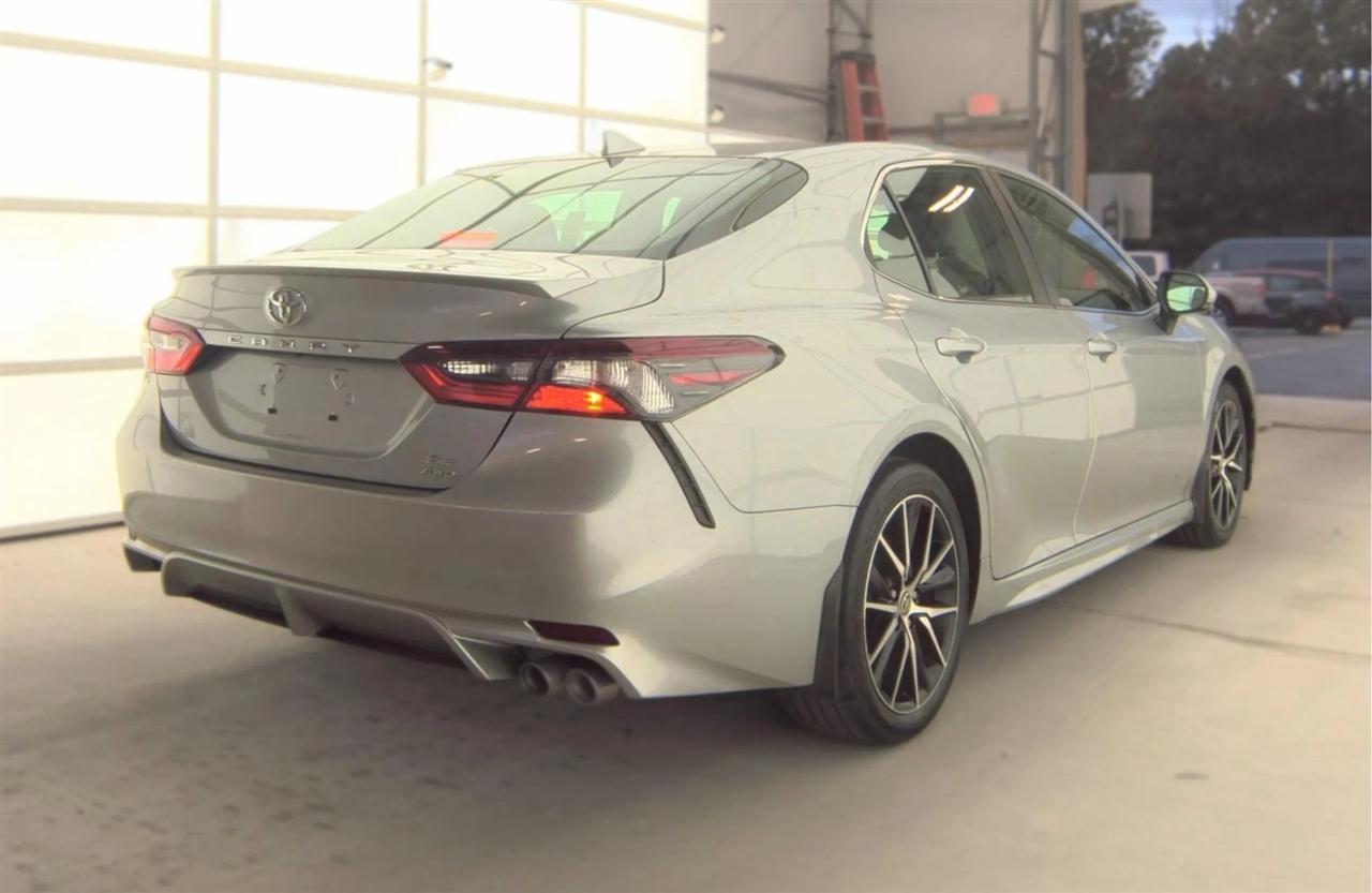 Toyota Camry SE Auto AWD (Natl) 2021