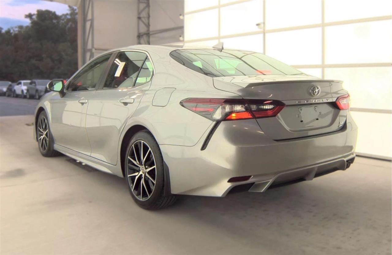 Toyota Camry SE Auto AWD (Natl) 2021