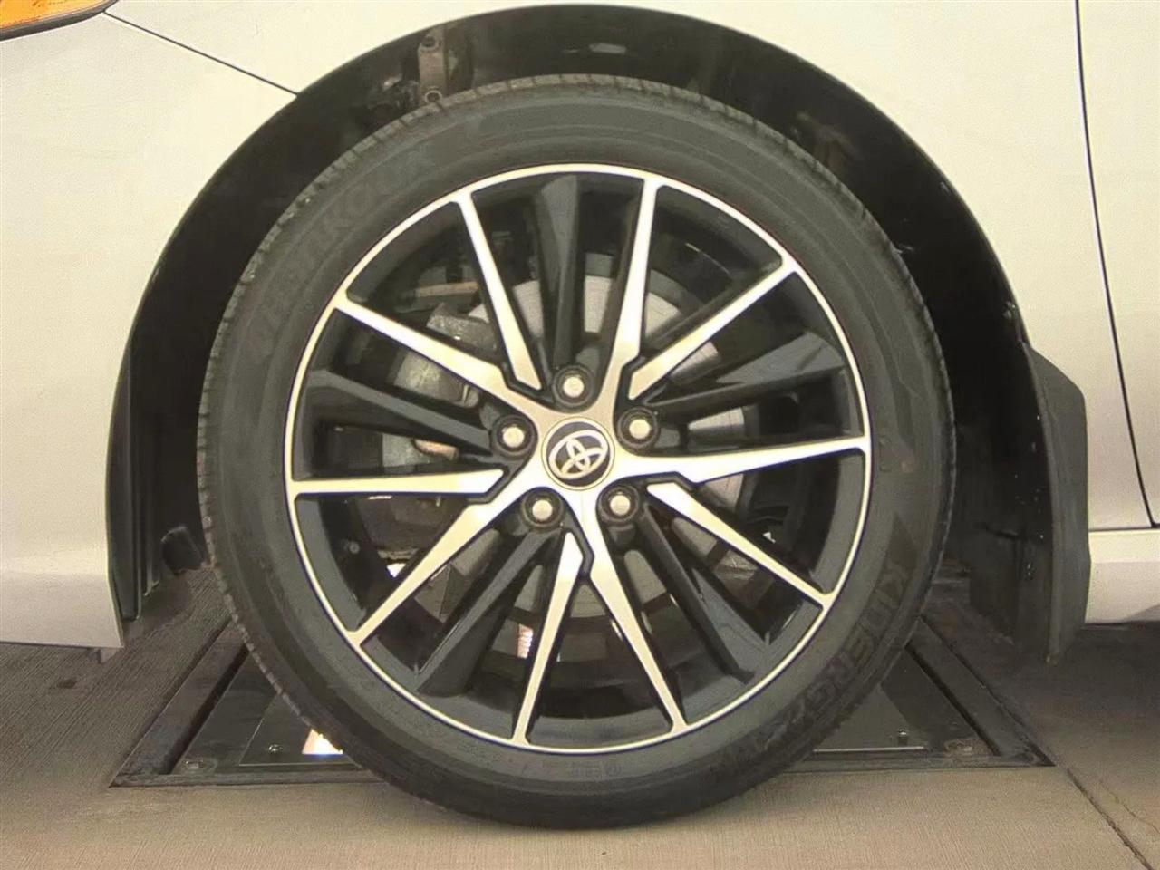 Toyota Camry SE Auto AWD (Natl) 2021