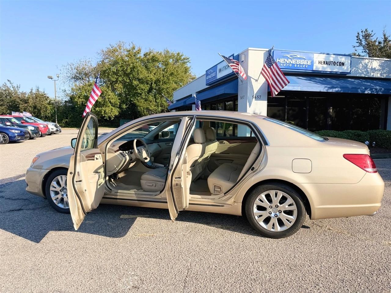 Toyota Avalon 4dr Sdn Limited (Natl) 2010