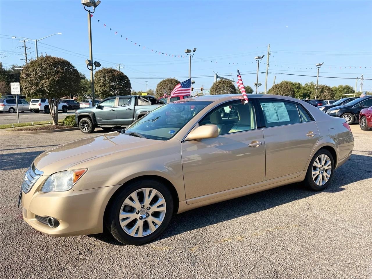 Toyota Avalon 4dr Sdn Limited (Natl) 2010