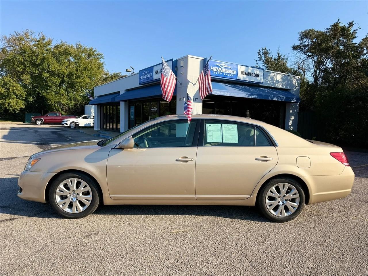 Toyota Avalon 4dr Sdn Limited (Natl) 2010