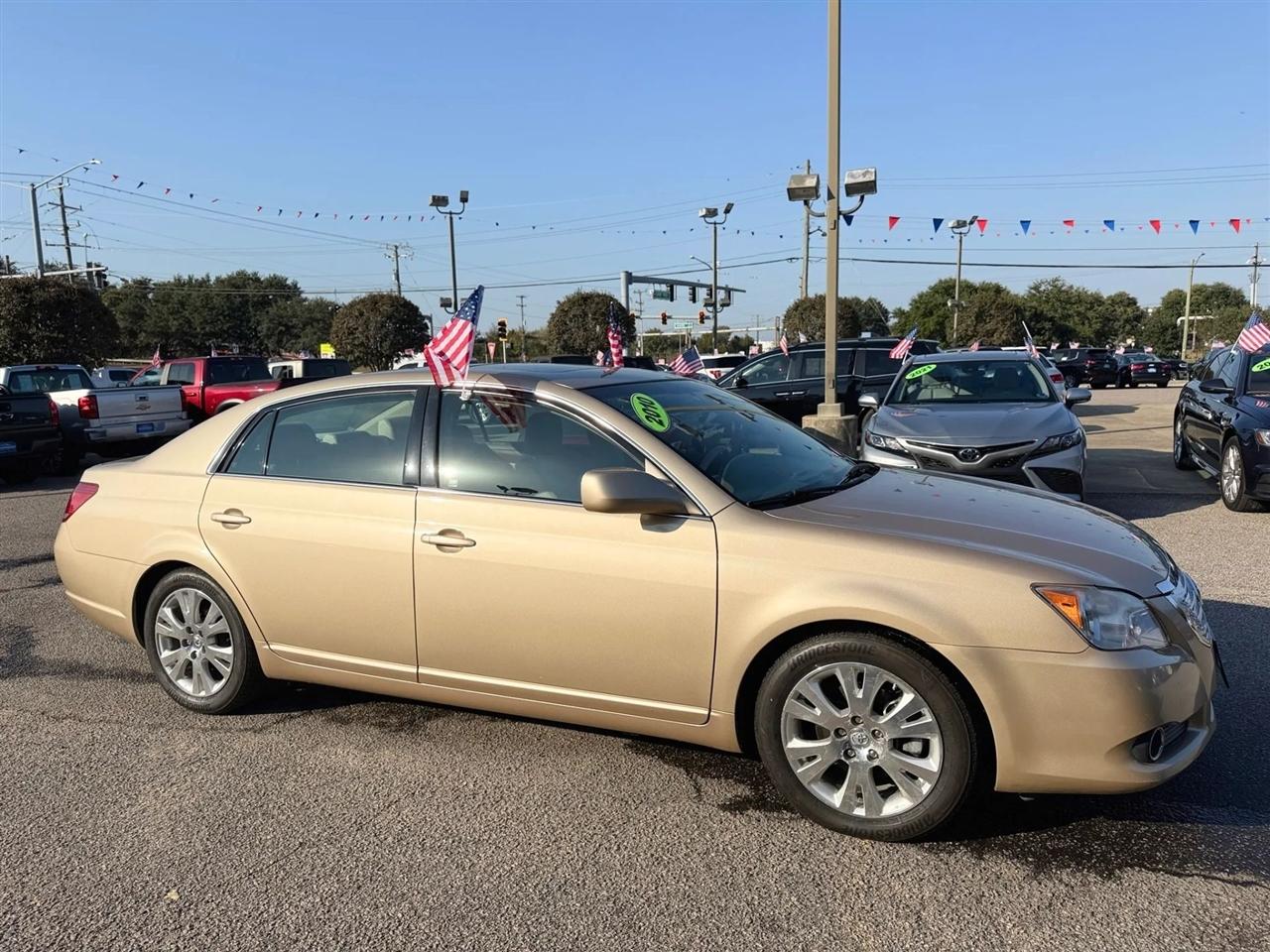 Toyota Avalon 4dr Sdn Limited (Natl) 2010