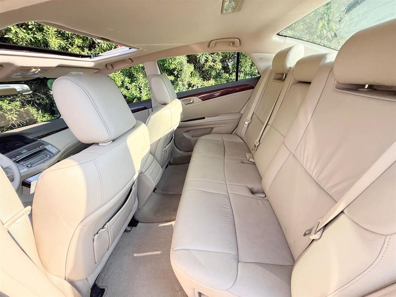 Toyota Avalon 4dr Sdn Limited (Natl) 2010
