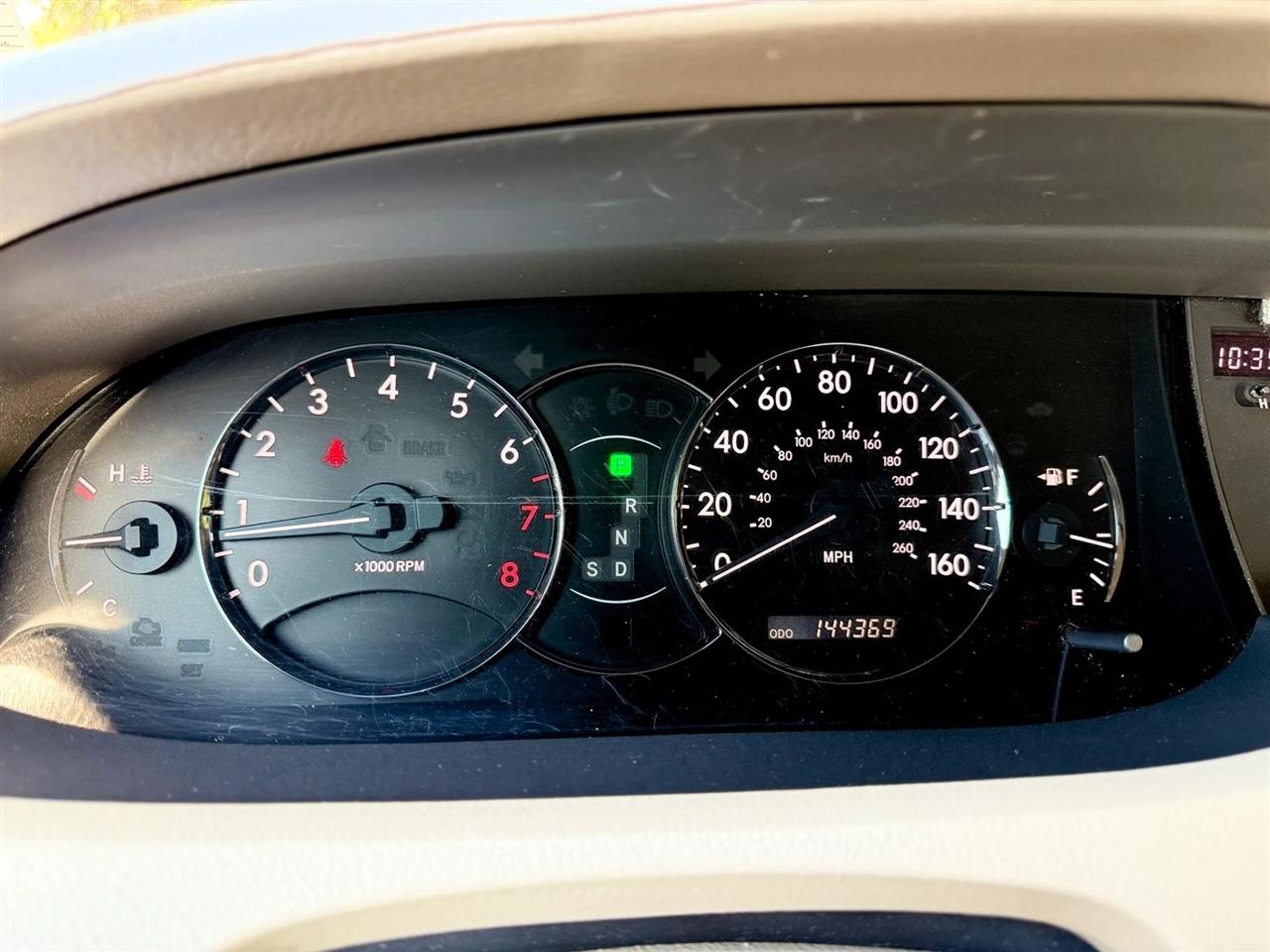Toyota Avalon 4dr Sdn Limited (Natl) 2010