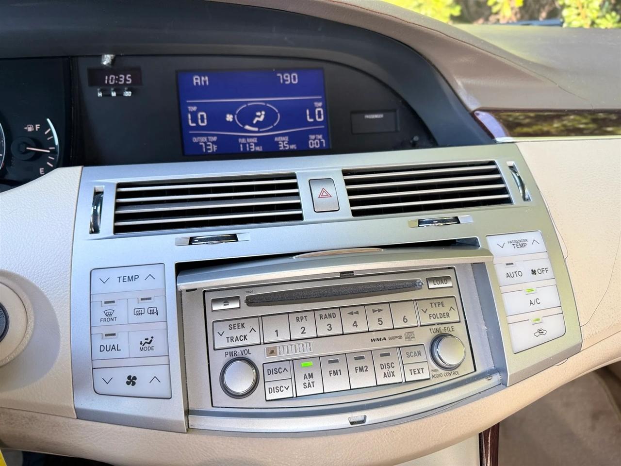 Toyota Avalon 4dr Sdn Limited (Natl) 2010