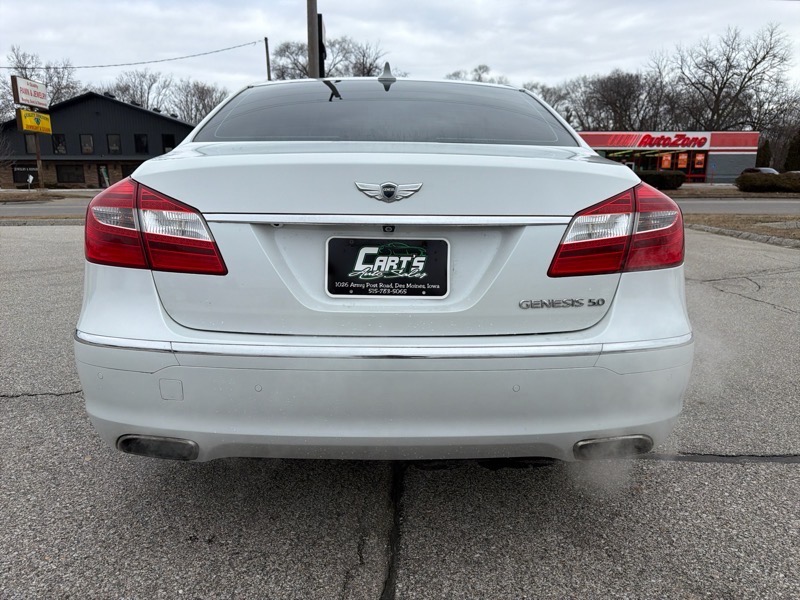 Hyundai Genesis 5.0L R-Spec 2012