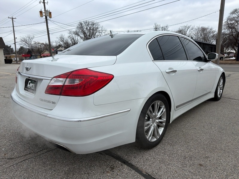 Hyundai Genesis 5.0L R-Spec 2012