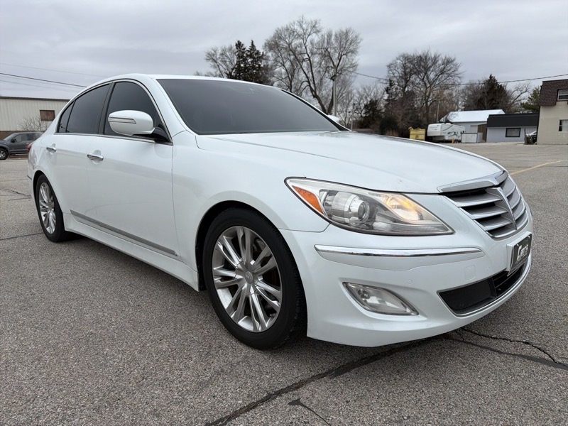 Hyundai Genesis 5.0L R-Spec 2012
