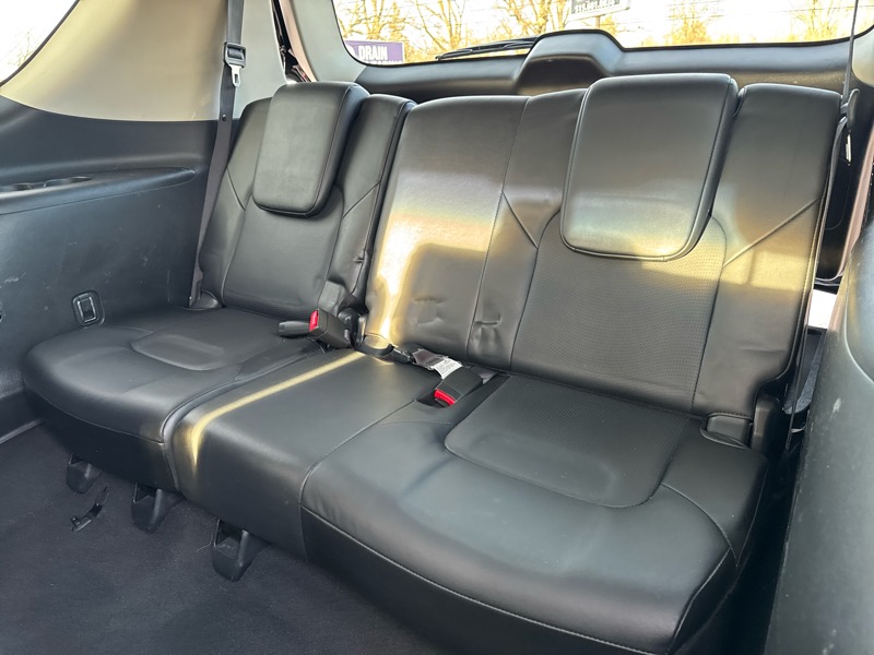 Nissan Armada Platinum AWD 2017