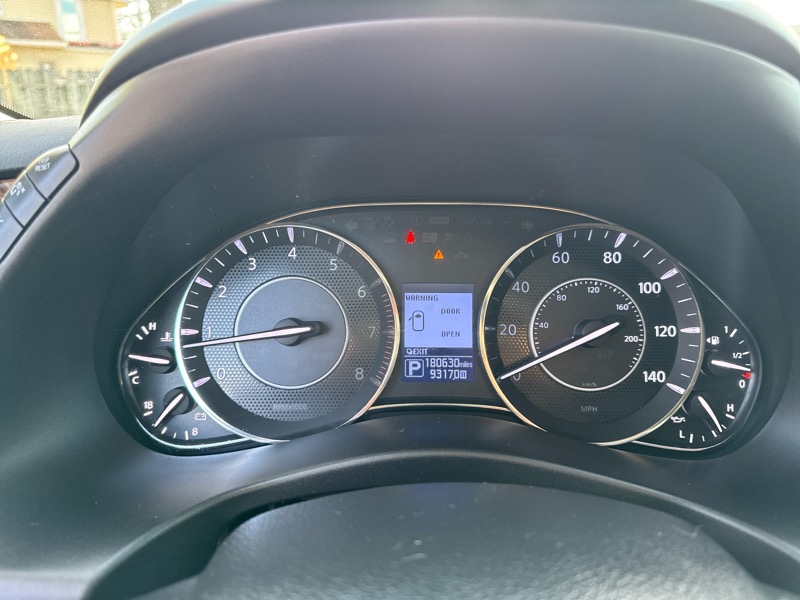 Nissan Armada Platinum AWD 2017