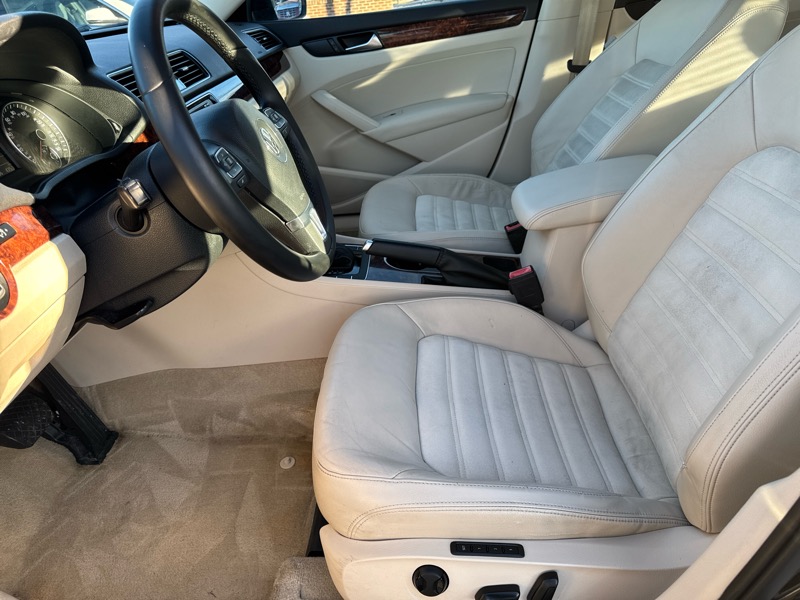 Volkswagen Passat 2.0L TDI SEL Premium 2013