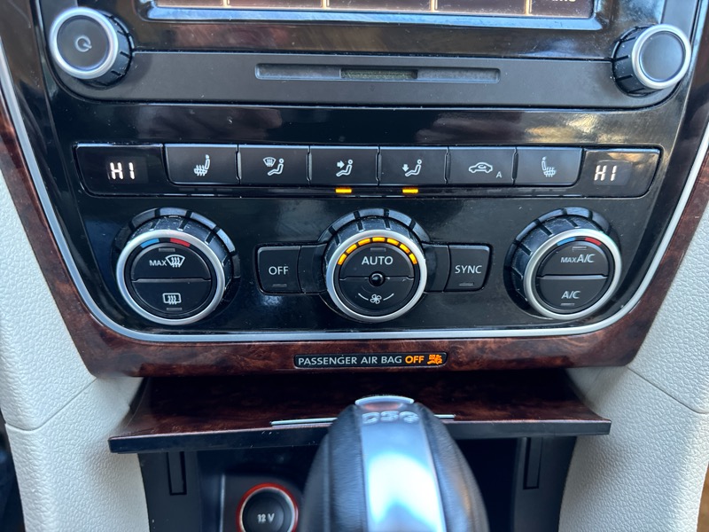 Volkswagen Passat 2.0L TDI SEL Premium 2013