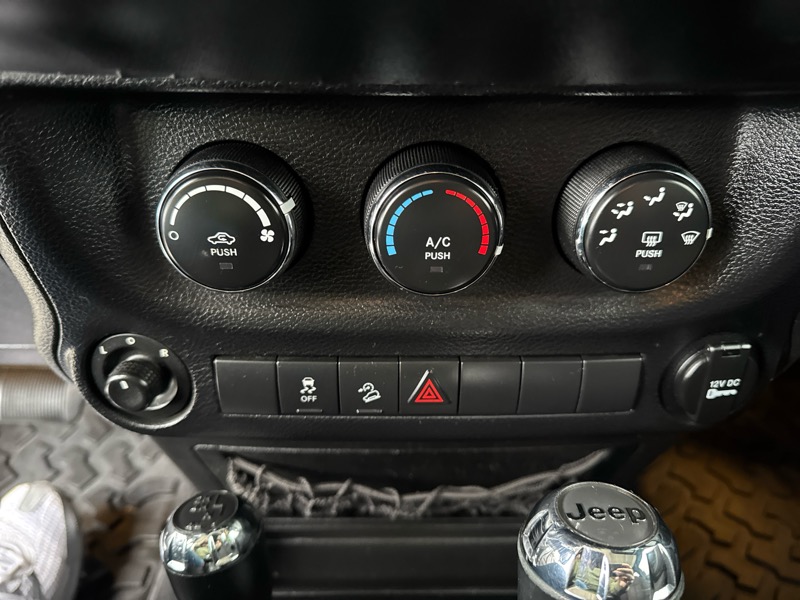 Jeep Wrangler Unlimited Sport 4WD 2014