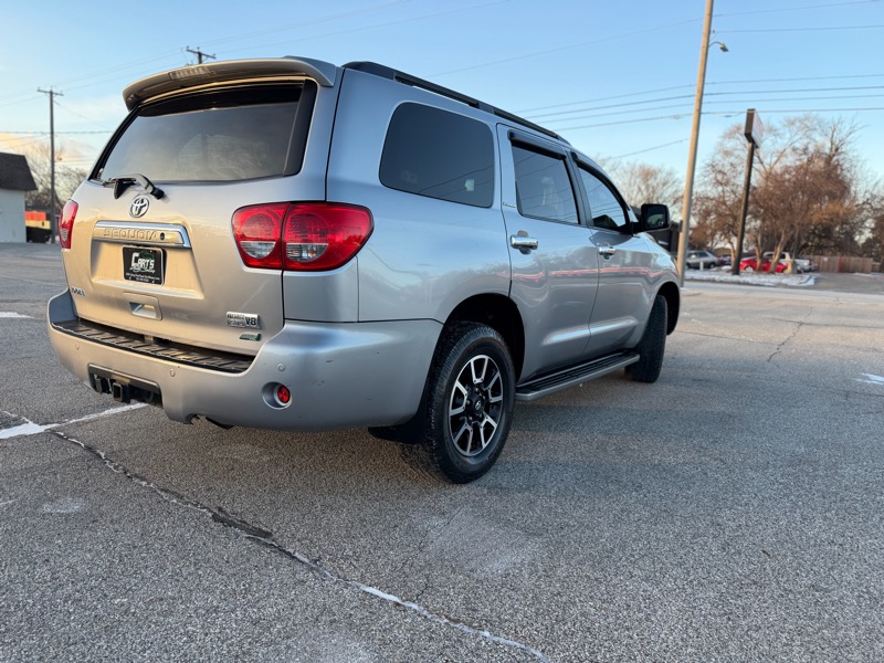 Toyota Sequoia Plantium 4WD FFV 2010