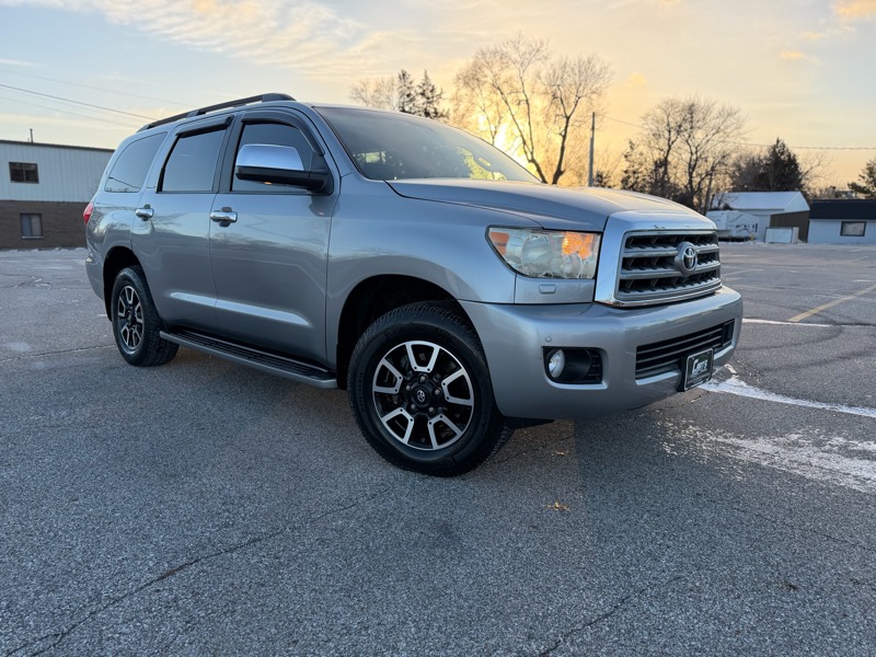 Toyota Sequoia Plantium 4WD FFV 2010