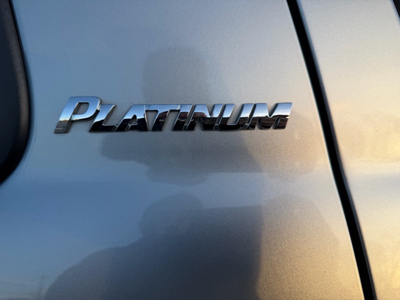 Toyota Sequoia Plantium 4WD FFV 2010