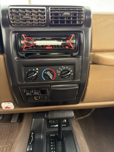 Jeep Wrangler SE 1999